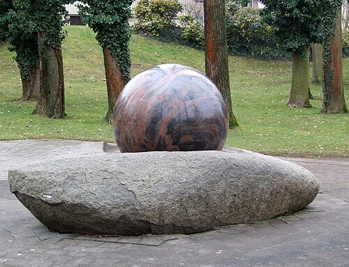 Fontaine de Galilée ou boule de Galilée