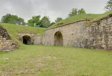 LA BATTERIE DES ROCHES