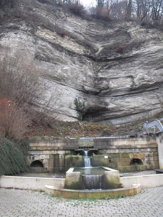 Grotte et source de Sainte-Suzanne