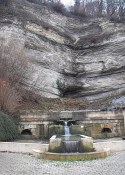 Grotte et source de Sainte-Suzanne
