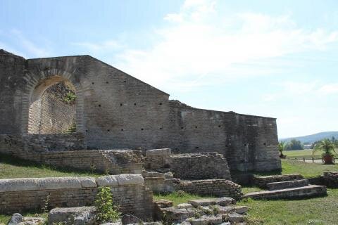LE THÉÂTRE  D’EPOMANDUODURUM